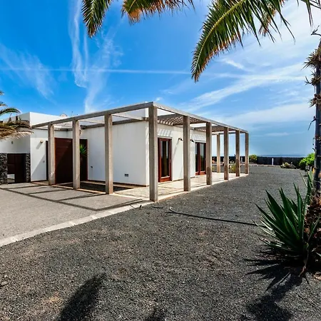 Villa Atlantis Beach House *