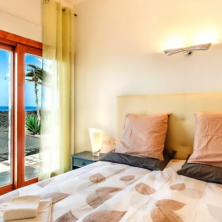 Atlantis Beach House Villa *